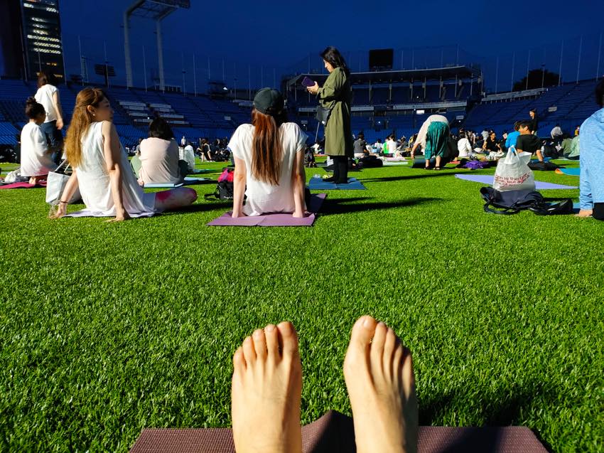 JINGU STADIUM NIGHT YOGA 2023の会場風景