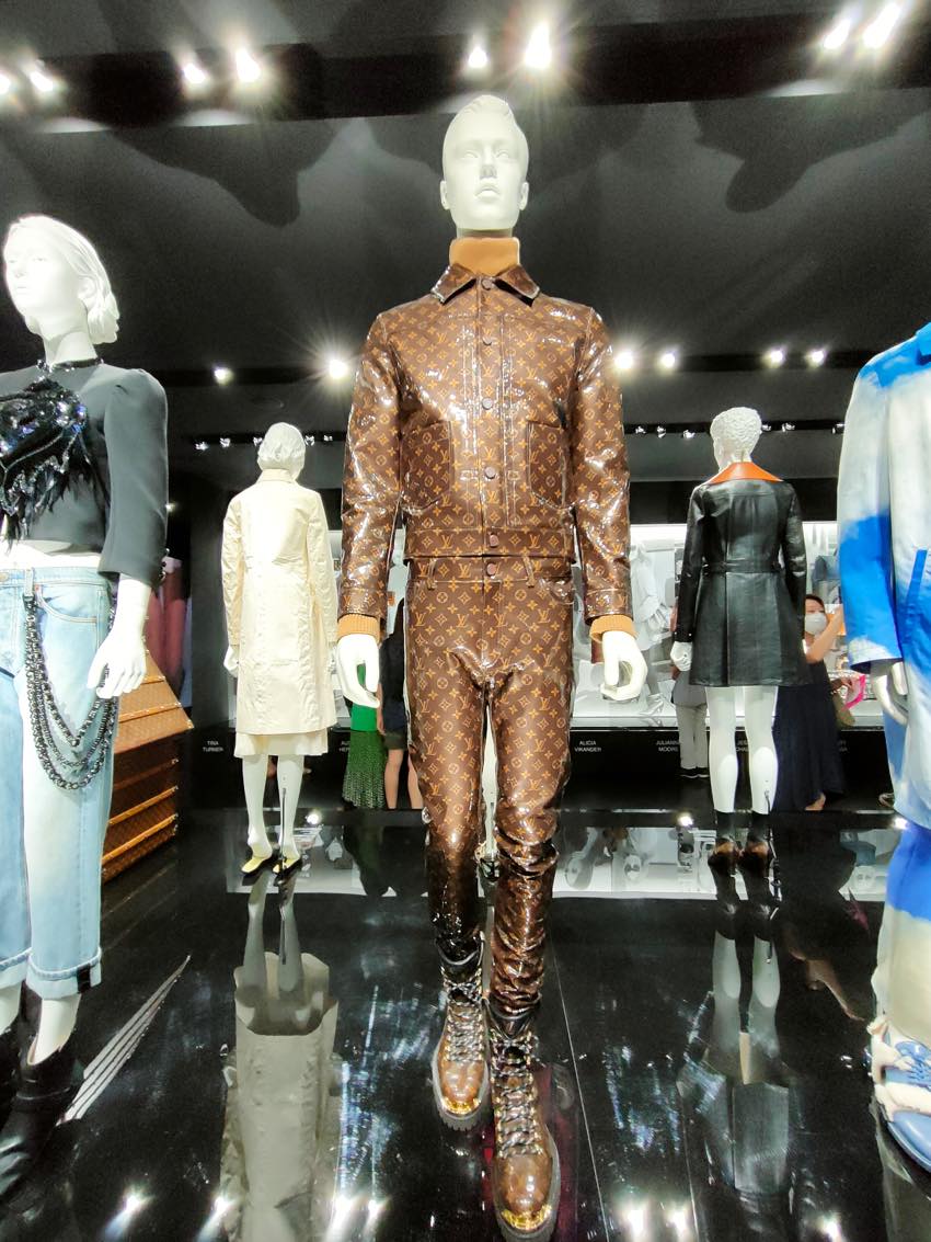 世界巡回展「SEE LV」展示内容