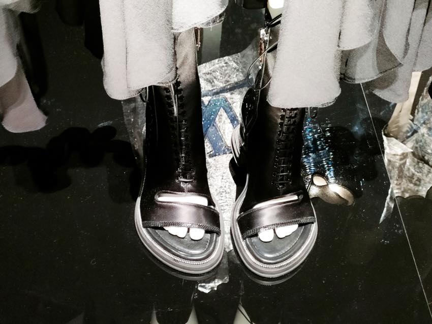 世界巡回展「SEE LV」展示内容