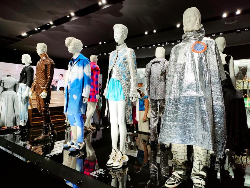 世界巡回展「SEE LV」展示内容