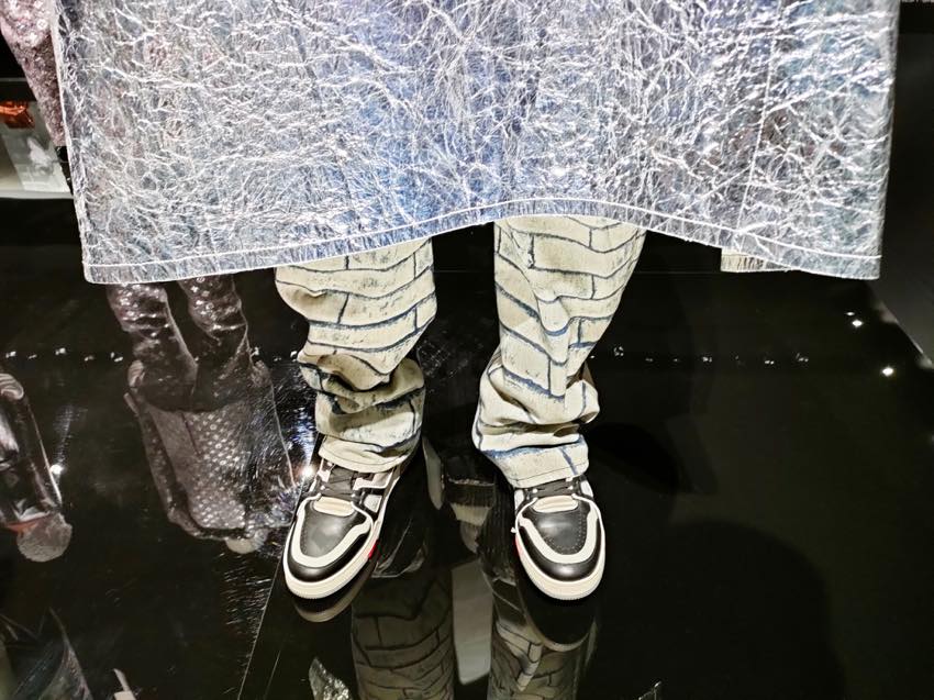 世界巡回展「SEE LV」展示内容