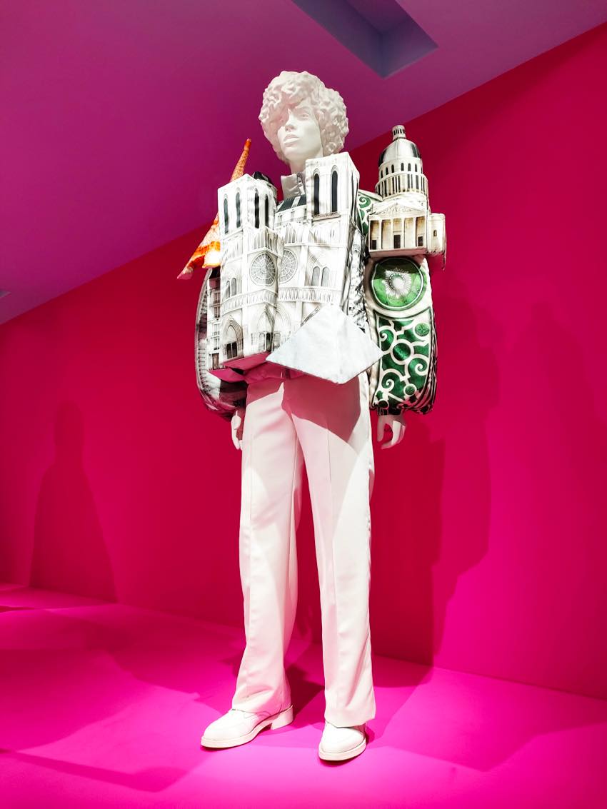 世界巡回展「SEE LV」展示内容