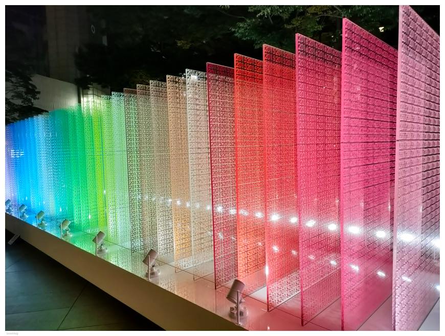 エマニュエル・ムホーの『100 colors no.43「100色の記憶」』