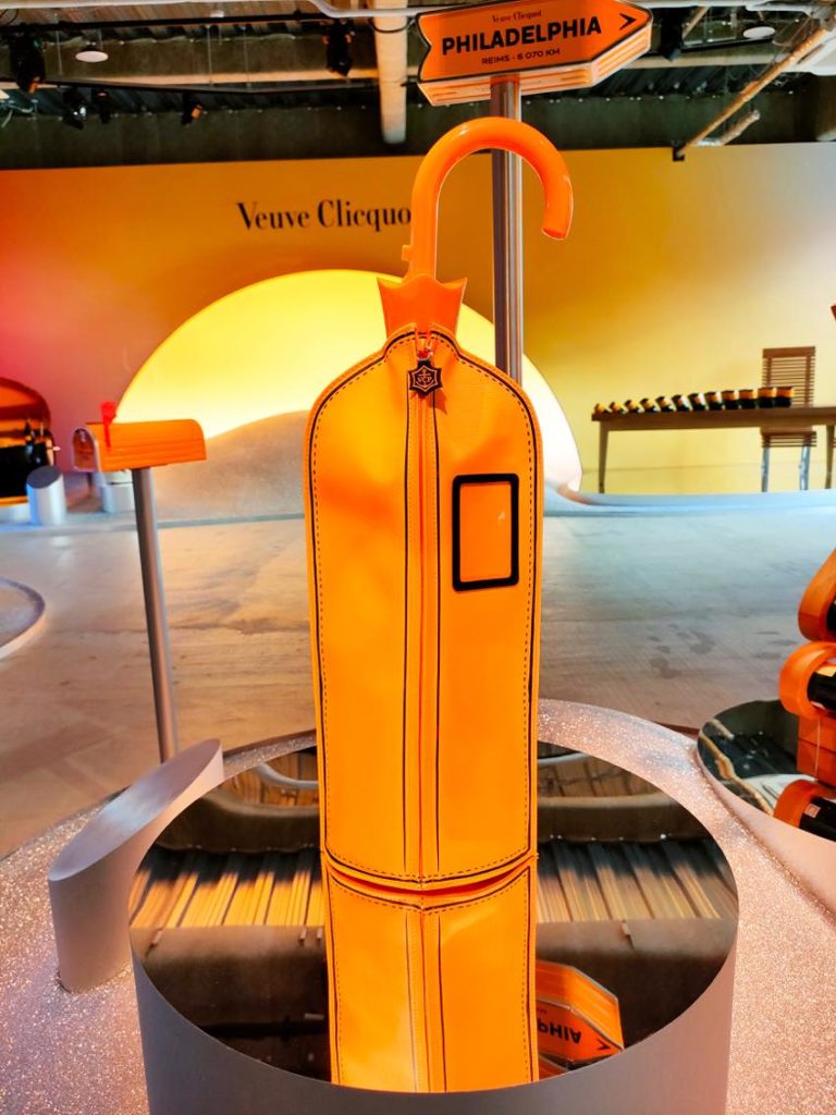 世界巡回企画展「ヴーヴ・クリコ　ソレール カルチャー（Veuve Clicquot Solaire Culture）～太陽のように輝く250年の軌跡～」展示作品