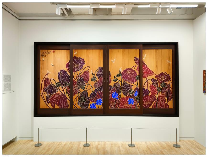 樹木希林から依頼を受け制作された板戸「蘇る蓮/ Lotus Revives」
